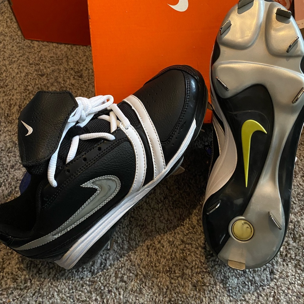 Nike Softball Metal Cleats